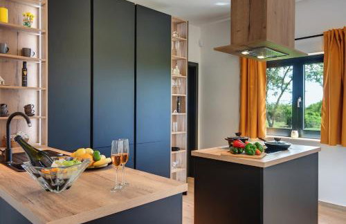 Radola residence by Radola family - Photo 2