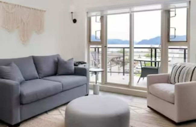 Lakeview Splendor 7BR Penthouse Bliss - Photo 19