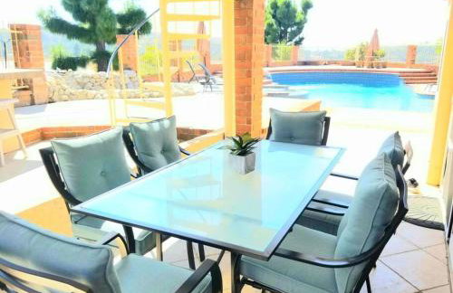 Stunning Panoramic Waterfront Pool Home Escape - Foto 10