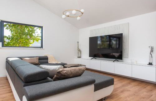 Villa Florinda with Pool and Prime Location near Split - Photo 47