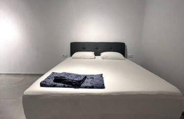 The Yacht House - Photo 15