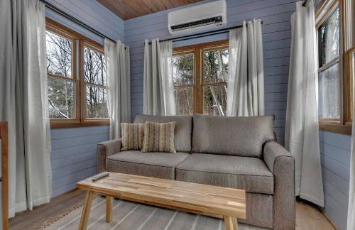 Modern Tiny Home Wraparound Deck - Foto 14