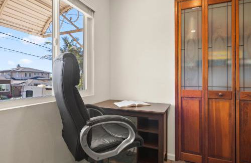 Bay Park Garden Paradise - central Location, AC, Washer Dryer & Private yard! - Foto 16