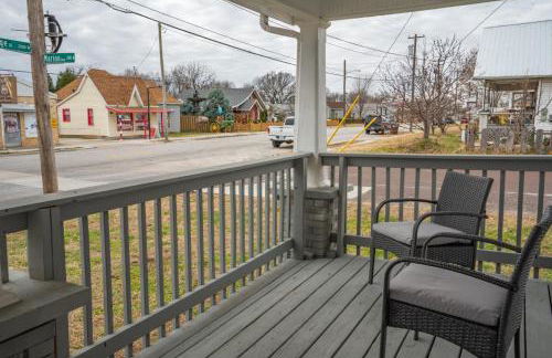 Historic Route-66 Bungalow - Photo 26