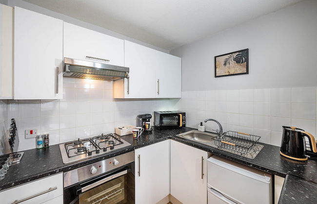 Train Station Serenity - Photo 5