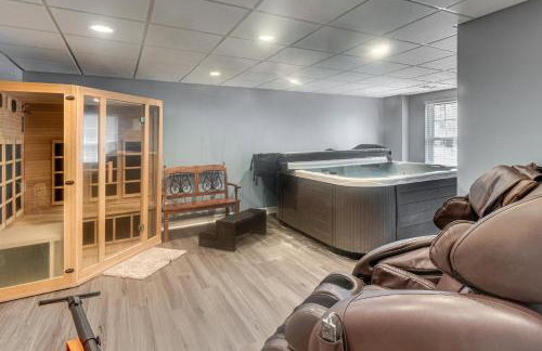 Waterfront Lake Hartwell Retreat with Indoor Hot Tub - Foto 3