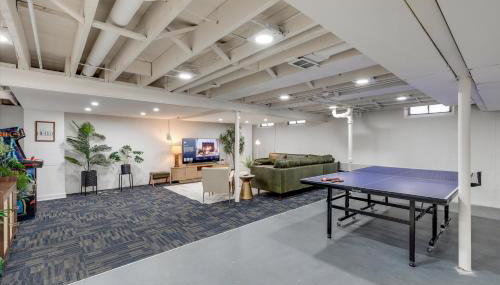 Arcade! Brand New MCM 4BR, Ping Pong, 4 Queens - Foto 2