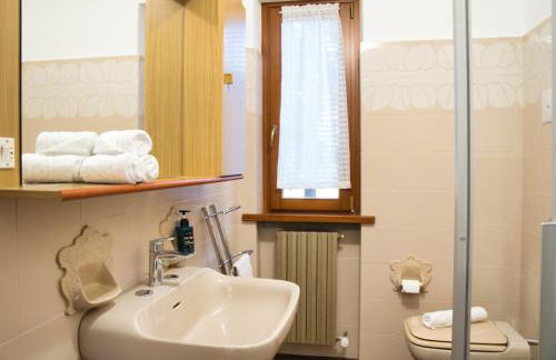 Casa Esino - Lake Como Fresh Mountain Escape - Foto 22