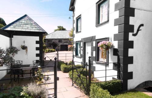 Sherrifs Lodge - Hw7730 - Photo 3