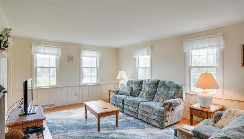 Walk to Beach Chatham Gem with Ocean-View Sunroom! - Foto 5