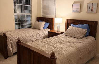 Family Ready in Gated Community Near Attractions - Foto 12