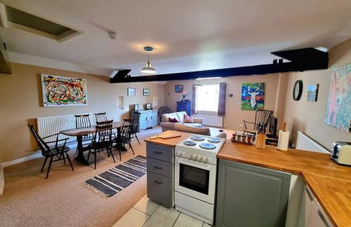 Horse & Farrier Pub - Photo 16