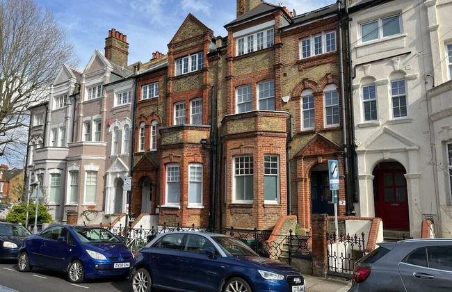 The Clapham Crib - Spacious 4bdr House With Patio - Foto 28