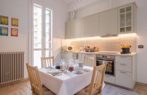 Brand New !!! Ancient BOLOGNA Centrale LIBERTY Style Completely RENOVATED 2025 - Photo 5