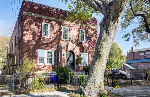 Walk to Constitution Beach Mid-Century Boston Gem - Foto 25