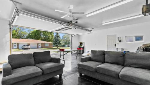 Stadium District walking distance, Tailgate Garage - Foto 2