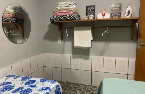 Casa Bem Aconchegante com 02 Quartos 03 camas - Foto 14