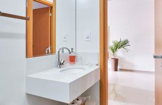 2 QUARTOS com Churrasqueira na Varanda, Piscina, Garagem interna, WiFi 500mbps, Ar Condicionado e Telas de Proteção - Foto 18