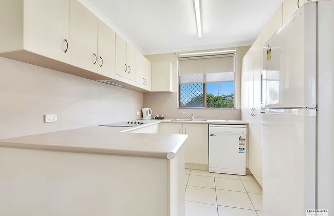 Driftwood On The Beach - Photo 14