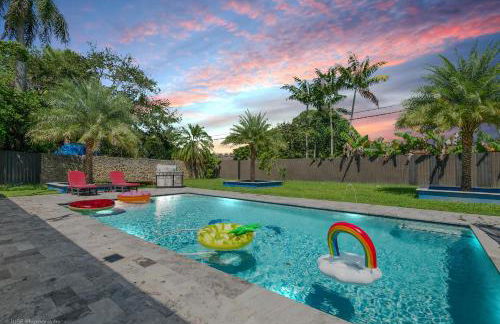 The Palms -Mini Golf , Foosball Table, Heated Pool ,Baby items ,BBQ - Foto 1