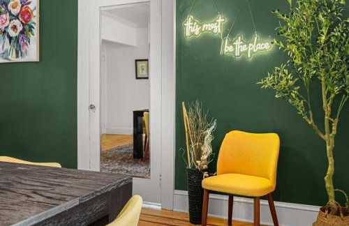 Charming 4BR Retreat in Arlington Sleeps 12 NearDC - Foto 16