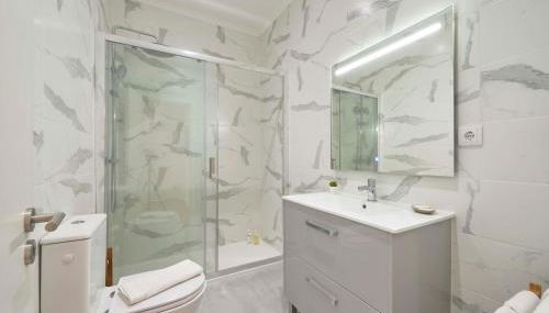 Spacious & Light-Filled 4BR Apartment By TimeColer - Foto 4