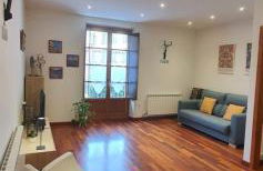 EL MUSSOL DE LA VILA Camprodon, balconets amb vistes a la plaça - Photo 2