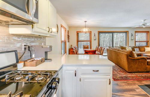 3 min to Mt Snow with FREE Shuttle! Family-Size fun, Wood fireplace, 2 living rooms, Arcades - Foto 29