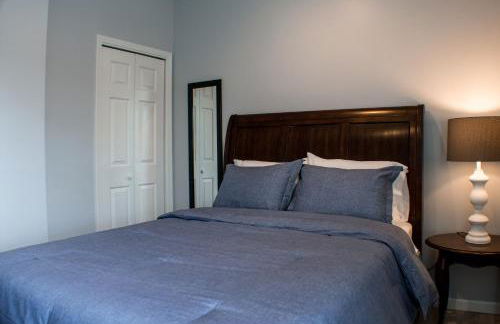 Cozy condo with yard and patio. Long-stay discount available - Foto 26