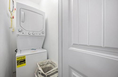 Super Value Suite #7 @ East End Revitalized - Foto 21