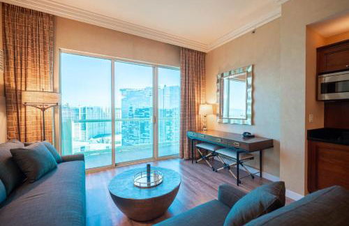 No Resort Fee Strip View Balcony+Free Valet+ Pool - Foto 19