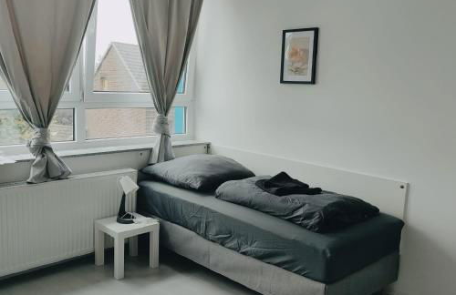 Monteurwohnung Ferienwohnung Business Appartement links Langenfeld - Foto 2