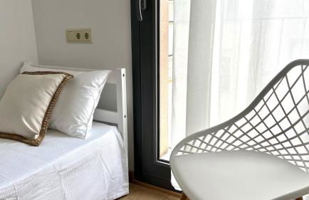 Dúplex 2 hab con terraza by Prestigi - Photo 8