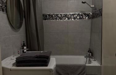 Appartement 12 min Paris - Parking Privé Gratuit - Wifi - Netflix - Balcon - Foto 6