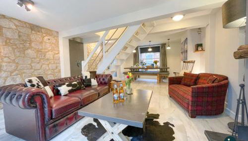 Cobb Cottage - Harbourside permit parking - Photo 2, Other