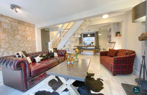 Cobb Cottage - Harbourside permit parking - Photo 2