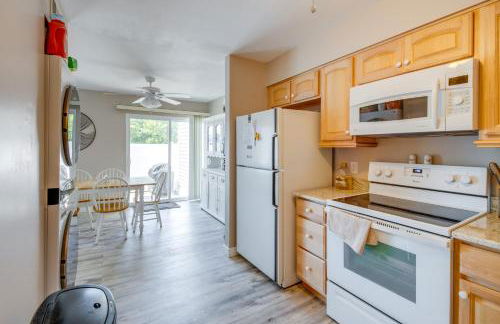 Walk to Brigantine Beach Condo with Furnished Patio - Foto 8