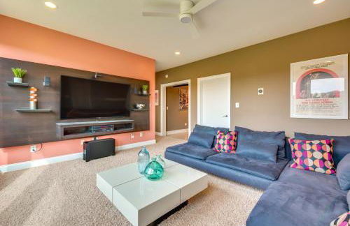 Modern Retreat with River View in Roswell! - Foto 6