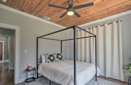 Historic Home with Yard Near St Marys Strip! - Foto 14