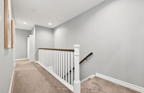 Village Townhouse Walk to Shops Garage - Foto 15