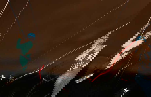 Tirolina nocturna en Kapolei - Foto 1