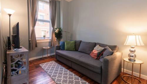 Cozy Apt in Walkable Area Downtown with Parking - Foto 4