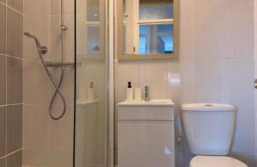 Stuning city views steps from the Iconic Abbey Road crossing - Foto 18