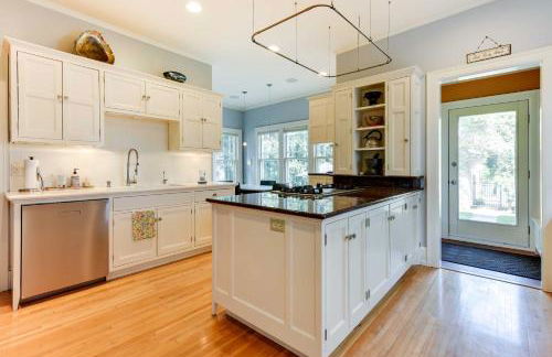 Charming MPLS Home with Patio - Walk to Uptown! - Foto 4