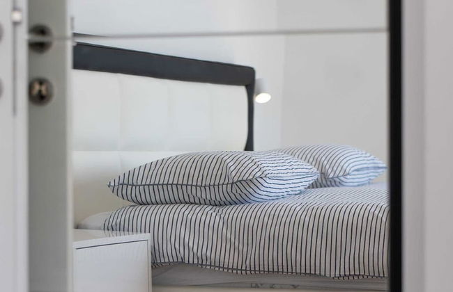 Dazzling Kaštel Novi Villa With Private Pool and Scenic Sea Views - Foto 11