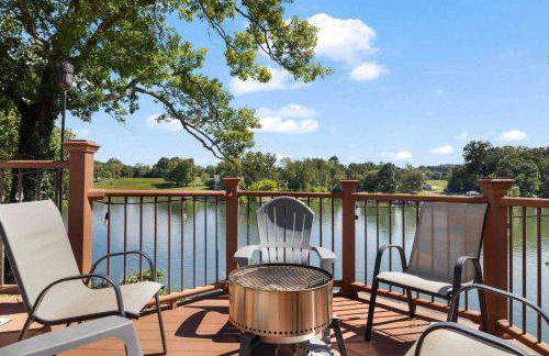 Relaxing Lakefront Retreat w/ Hot Tub & Dock - Foto 53