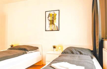 Monteurwohnung mit Balkon und Wohnzimmer - Foto 7