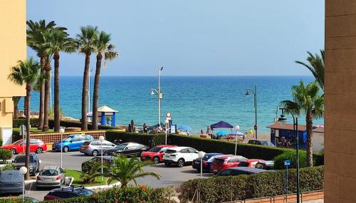 Beachfront Apartment with Pool & Sea View Terrace, Guadalmar Málaga - Foto 5