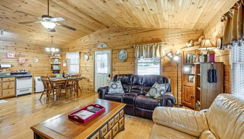 11 Mi to Dtwn Franklin Cabin with Porch! - Foto 4