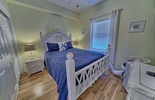 Cozy Oceanfront Condo with Beachside Pool - Unit 1602 by RedAwning - Foto 10